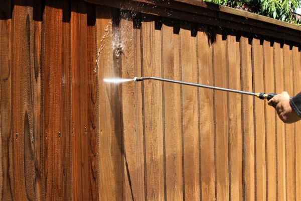 Fence Cleaning in Ventura
