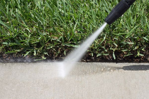 Sidewalk Cleaning in Ventura
