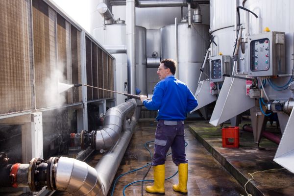 Industrial Pressure Washing in Ventura