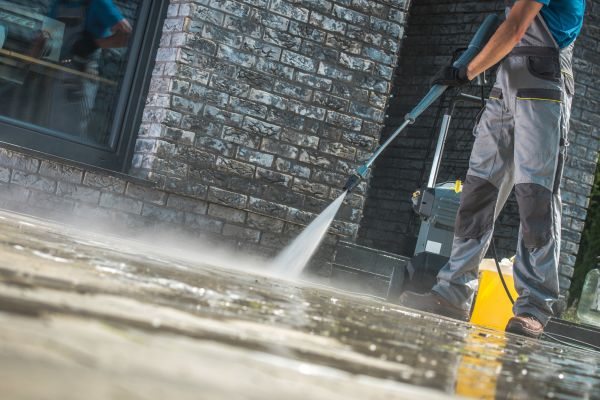 Storefront Pressure Washing in Ventura