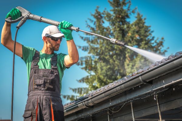 Gutter Washing in Ventura