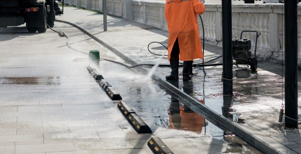 Parking Lot Pressure Washing in Ventura