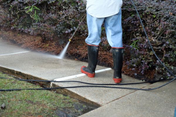 Sidewalk Washing in Ventura