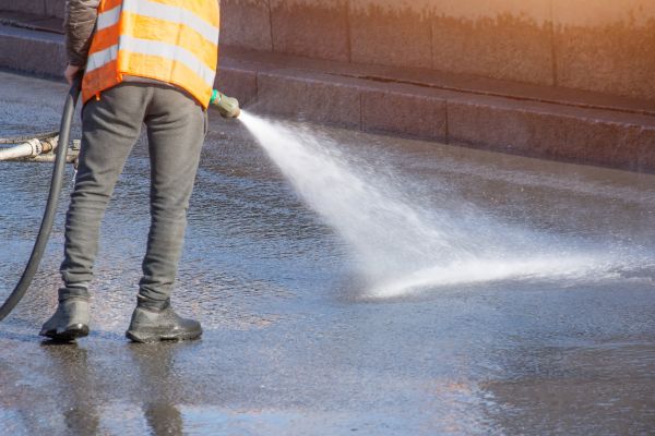 Asphalt Pressure Washing in Ventura