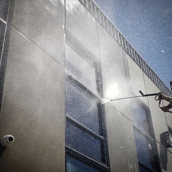 Exterior Building Washing in Ventura