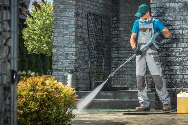 Outside House Cleaning in Ventura