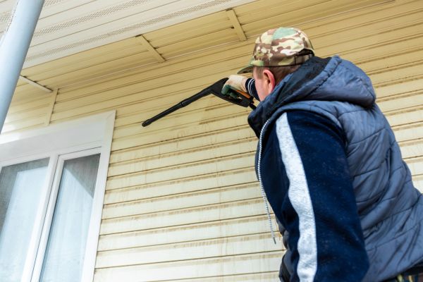 Vinyl Siding Pressure Cleaning in Ventura