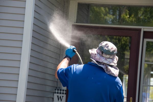 Siding Pressure Washing in Ventura