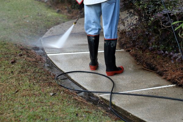 Sidewalk Pressure Cleaning in Ventura