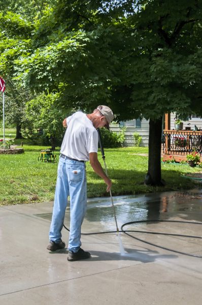 Driveway Concrete Cleaning in Ventura