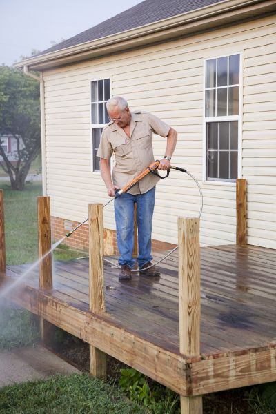 Deck Mold Cleaning in Ventura