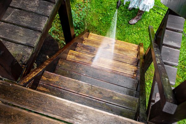 Wood Power Washing in Ventura