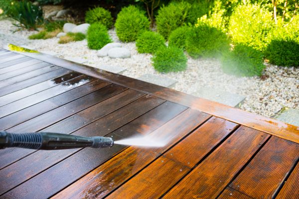 Deck Cleaning in Ventura